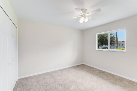 House in Cape Coral, Florida 3 bedrooms, 142.23 sq.m. № 1815046 - photo 16