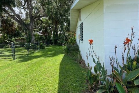 House in Sarasota, Florida 2 bedrooms, 77.76 sq.m. № 1905957 - photo 3
