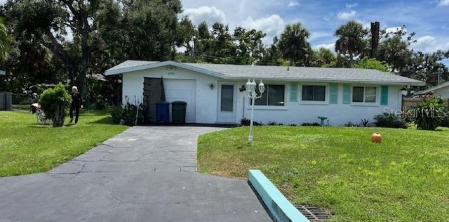 House in Sarasota, Florida 2 bedrooms, 77.76 sq.m. № 1905957