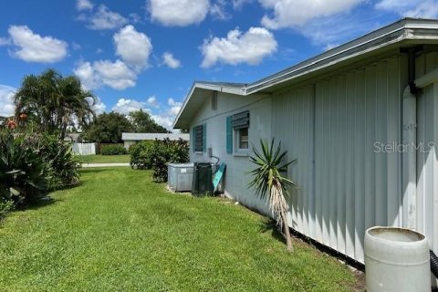 House in Sarasota, Florida 2 bedrooms, 77.76 sq.m. № 1905957 - photo 10