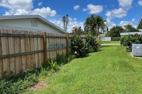 House in Sarasota, Florida 2 bedrooms, 77.76 sq.m. № 1905957 - photo 11