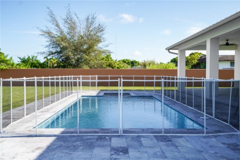 House in Homestead, Florida 5 bedrooms, 371.61 sq.m. № 1887610 - photo 20