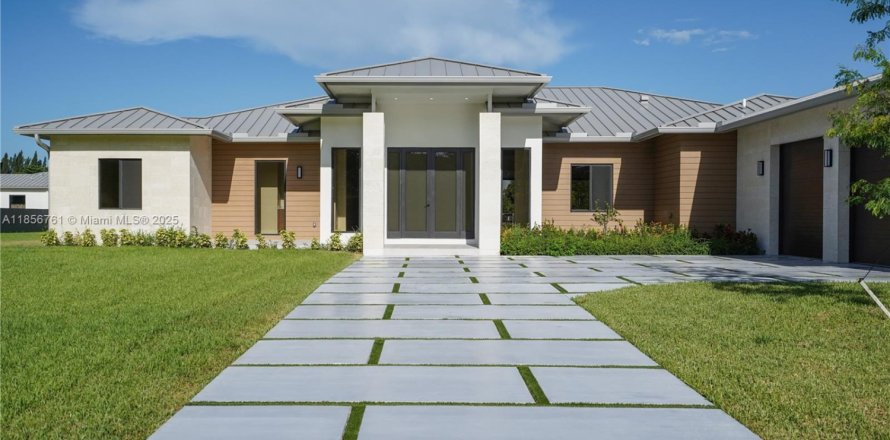 House in Homestead, Florida 5 bedrooms, 371.61 sq.m. № 1887610