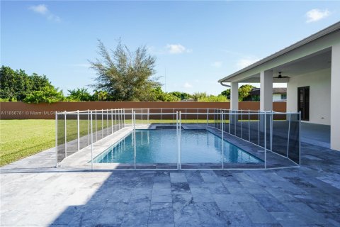House in Homestead, Florida 5 bedrooms, 371.61 sq.m. № 1887610 - photo 19
