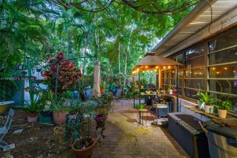 Villa ou maison à vendre à Miami, Floride: 4 chambres, 122.35 m2 № 1975166 - photo 22