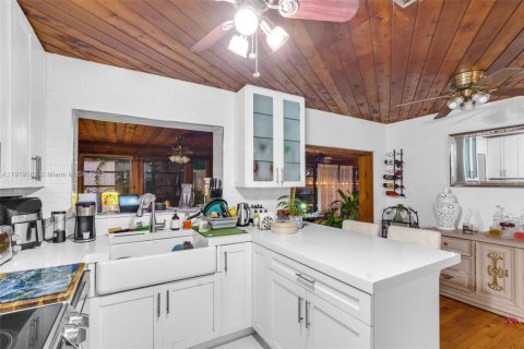 Villa ou maison à vendre à Miami, Floride: 4 chambres, 122.35 m2 № 1975166 - photo 7