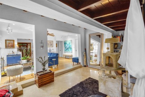Villa ou maison à vendre à Miami, Floride: 4 chambres, 122.35 m2 № 1975166 - photo 4