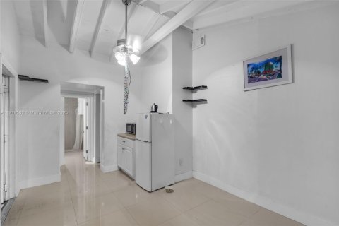 Villa ou maison à vendre à Miami, Floride: 4 chambres, 122.35 m2 № 1975166 - photo 19