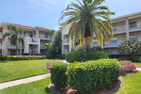 Condominio en alquiler en Bradenton, Florida, 2 dormitorios, 103.86 m2 № 1736646 - foto 2