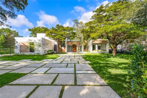 House in Pinecrest, Florida 7 bedrooms, 827.95 sq.m. № 1269195 - photo 2