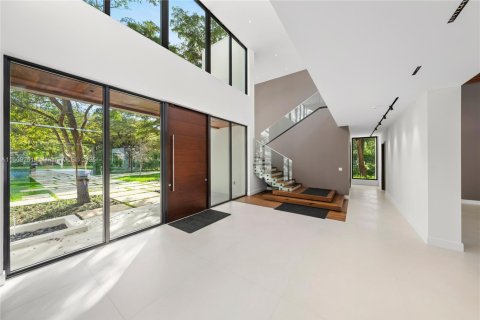 House in Pinecrest, Florida 7 bedrooms, 827.95 sq.m. № 1269195 - photo 12