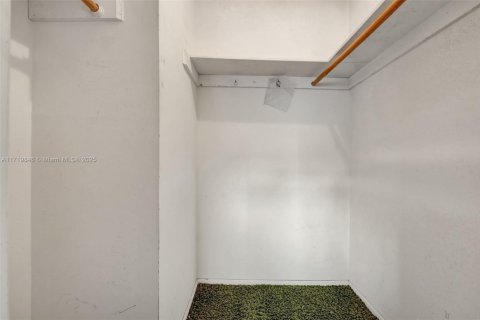 Condominio en venta en Sunrise, Florida, 2 dormitorios, 78.97 m2 № 1935055 - foto 18