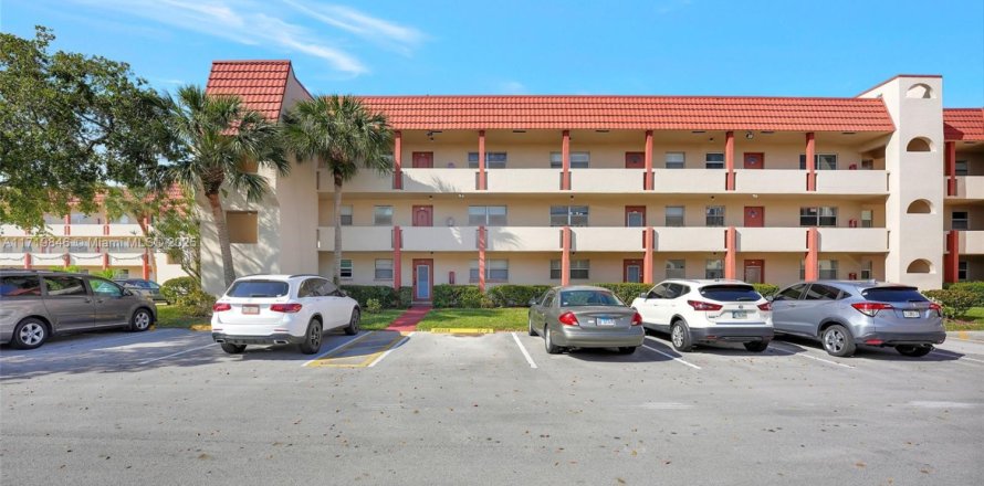 Condominio en Sunrise, Florida, 2 dormitorios  № 1935055