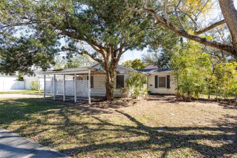 House in Tampa, Florida 2 bedrooms, 124.67 sq.m. № 2103718 - photo 8