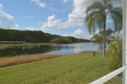 Villa ou maison à louer à Weston, Floride: 3 chambres, 137.31 m2 № 1967611 - photo 12