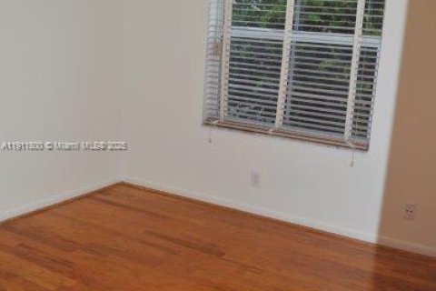 Villa ou maison à louer à Weston, Floride: 3 chambres, 137.31 m2 № 1967611 - photo 5