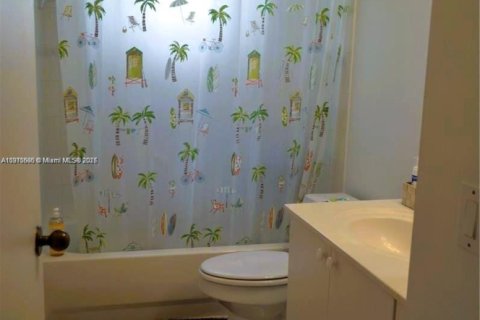 Villa ou maison à louer à Weston, Floride: 3 chambres, 137.31 m2 № 1967611 - photo 4