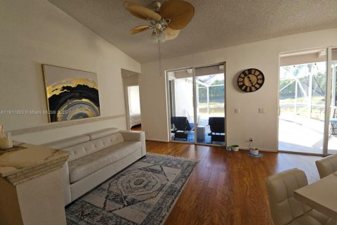 Villa ou maison à louer à Weston, Floride: 3 chambres, 137.31 m2 № 1967611 - photo 20