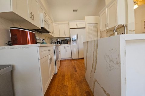 Villa ou maison à louer à Weston, Floride: 3 chambres, 137.31 m2 № 1967611 - photo 17