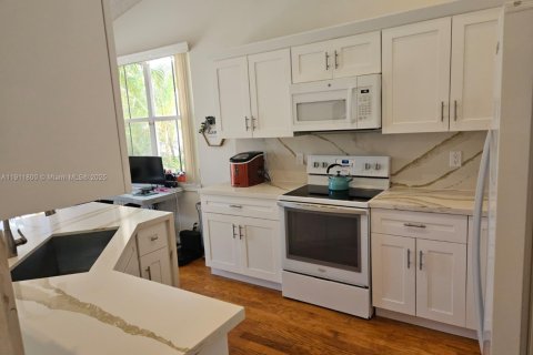 Villa ou maison à louer à Weston, Floride: 3 chambres, 137.31 m2 № 1967611 - photo 15