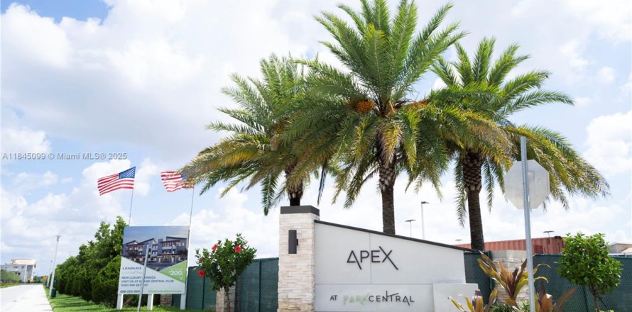 Condominio en Doral, Florida, 3 dormitorios № 1840787