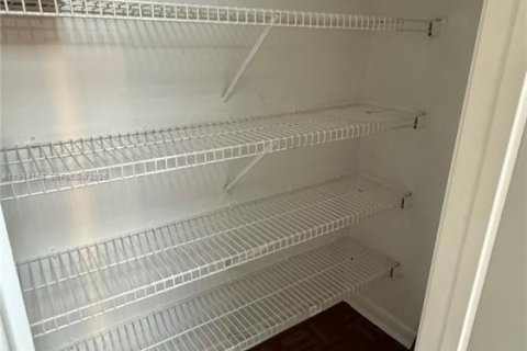 Снять в аренду кондоминиум в Помпано-Бич, Флорида 1 спальня, 55.74м2, № 2065393 - фото 10