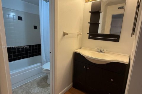 Снять в аренду кондоминиум в Помпано-Бич, Флорида 1 спальня, 55.74м2, № 2065393 - фото 13