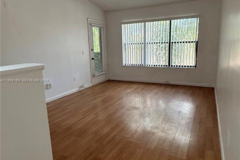 Снять в аренду кондоминиум в Помпано-Бич, Флорида 1 спальня, 55.74м2, № 2065393 - фото 5