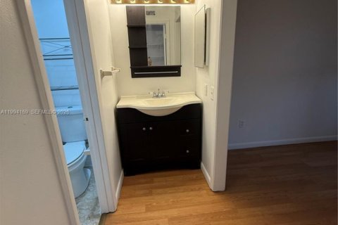 Снять в аренду кондоминиум в Помпано-Бич, Флорида 1 спальня, 55.74м2, № 2065393 - фото 14