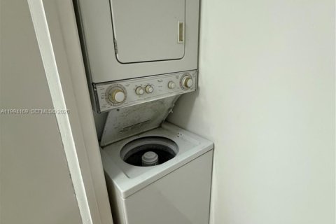 Снять в аренду кондоминиум в Помпано-Бич, Флорида 1 спальня, 55.74м2, № 2065393 - фото 9