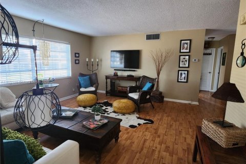 Condominio en alquiler en Fort Lauderdale, Florida, 1 dormitorio, 73.58 m2 № 1993251 - foto 10