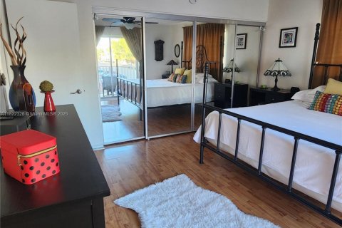Condominio en alquiler en Fort Lauderdale, Florida, 1 dormitorio, 73.58 m2 № 1993251 - foto 25