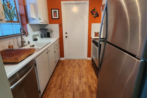 Condominio en alquiler en Fort Lauderdale, Florida, 1 dormitorio, 73.58 m2 № 1993251 - foto 12