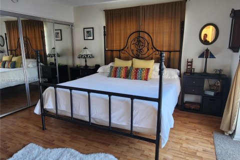 Condominio en alquiler en Fort Lauderdale, Florida, 1 dormitorio, 73.58 m2 № 1993251 - foto 24