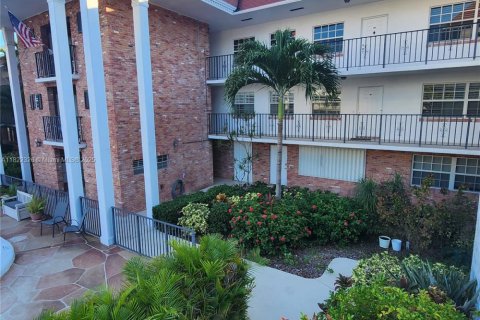 Condominio en alquiler en Fort Lauderdale, Florida, 1 dormitorio, 73.58 m2 № 1993251 - foto 28