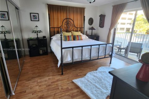 Condominio en alquiler en Fort Lauderdale, Florida, 1 dormitorio, 73.58 m2 № 1993251 - foto 16