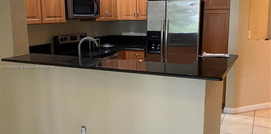 Touwnhouse à Miramar, Floride 3 chambres, 167.22 m2 № 1937711