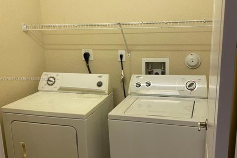Adosado en alquiler en Miramar, Florida, 3 dormitorios, 167.22 m2 № 1937711 - foto 4