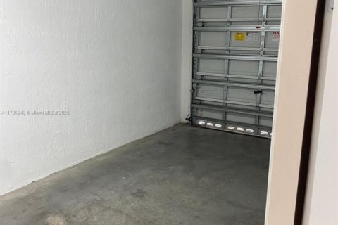 Touwnhouse à louer à Miramar, Floride: 3 chambres, 167.22 m2 № 1937711 - photo 12