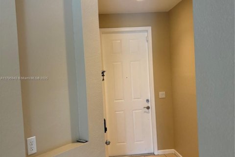 Touwnhouse à louer à Miramar, Floride: 3 chambres, 167.22 m2 № 1937711 - photo 8