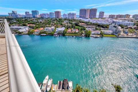 Copropriété à vendre à Bay Harbor Islands, Floride: 4 chambres, 309.09 m2 № 1867230 - photo 11