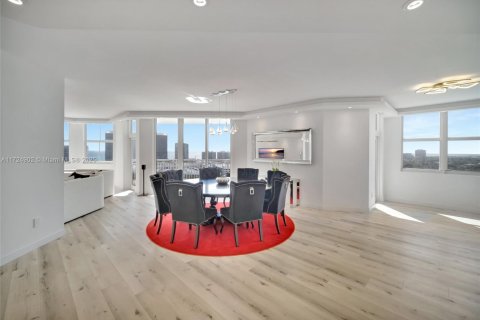 Copropriété à vendre à Bay Harbor Islands, Floride: 4 chambres, 309.09 m2 № 1867230 - photo 7