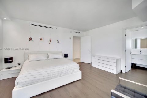 Copropriété à vendre à Bay Harbor Islands, Floride: 4 chambres, 309.09 m2 № 1867230 - photo 30