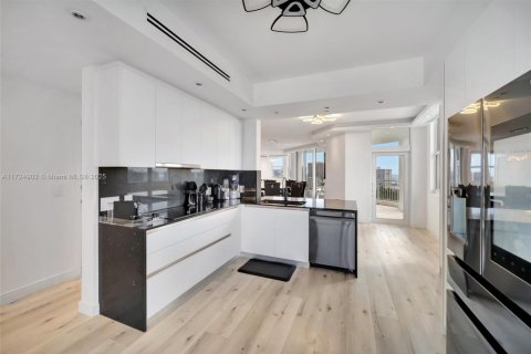 Copropriété à vendre à Bay Harbor Islands, Floride: 4 chambres, 309.09 m2 № 1867230 - photo 14