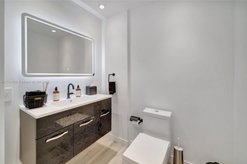 Copropriété à vendre à Bay Harbor Islands, Floride: 4 chambres, 309.09 m2 № 1867230 - photo 16