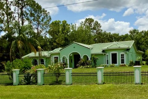 House in Wesley Chapel, Florida 4 bedrooms, 319.68 sq.m. № 1768086 - photo 9