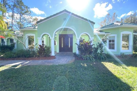 House in Wesley Chapel, Florida 4 bedrooms, 319.68 sq.m. № 1768086 - photo 2
