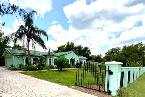 House in Wesley Chapel, Florida 4 bedrooms, 319.68 sq.m. № 1768086 - photo 7