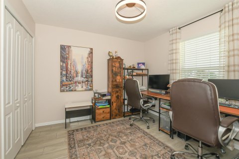 Casa en venta en Port St. Lucie, Florida, 7 dormitorios, 270.53 m2 № 2191018 - foto 29