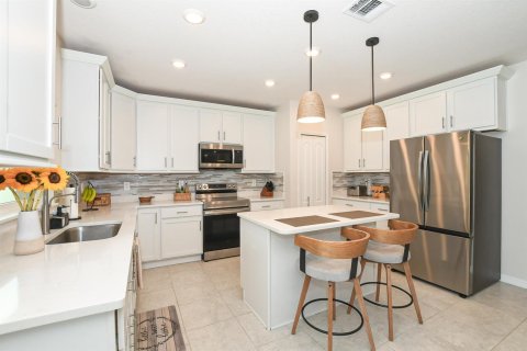 Casa en venta en Port St. Lucie, Florida, 7 dormitorios, 270.53 m2 № 2191018 - foto 19